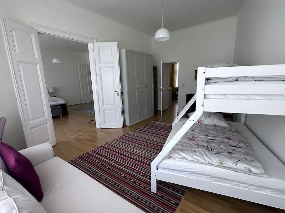 Grossraeumige Altbauwohnung Nahe Zentrum Vienna 0*,  Austria